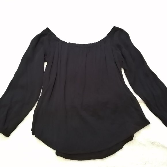 Black off-the-shoulder blouse - Picture 7 of 10